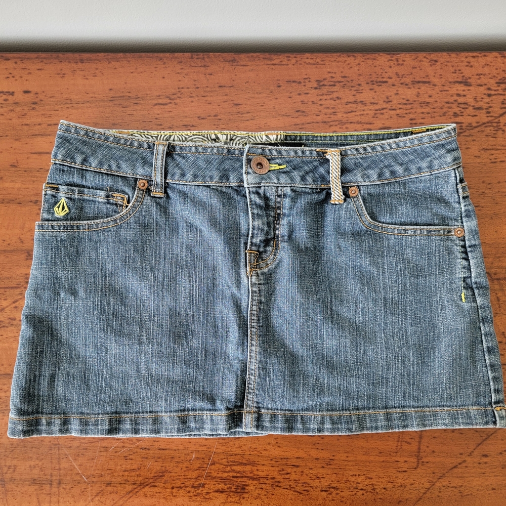🌼Volcom Blue Denim Mini Skirt